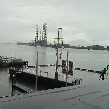 Harbor House Hotel And Marina Galveston Exterior foto