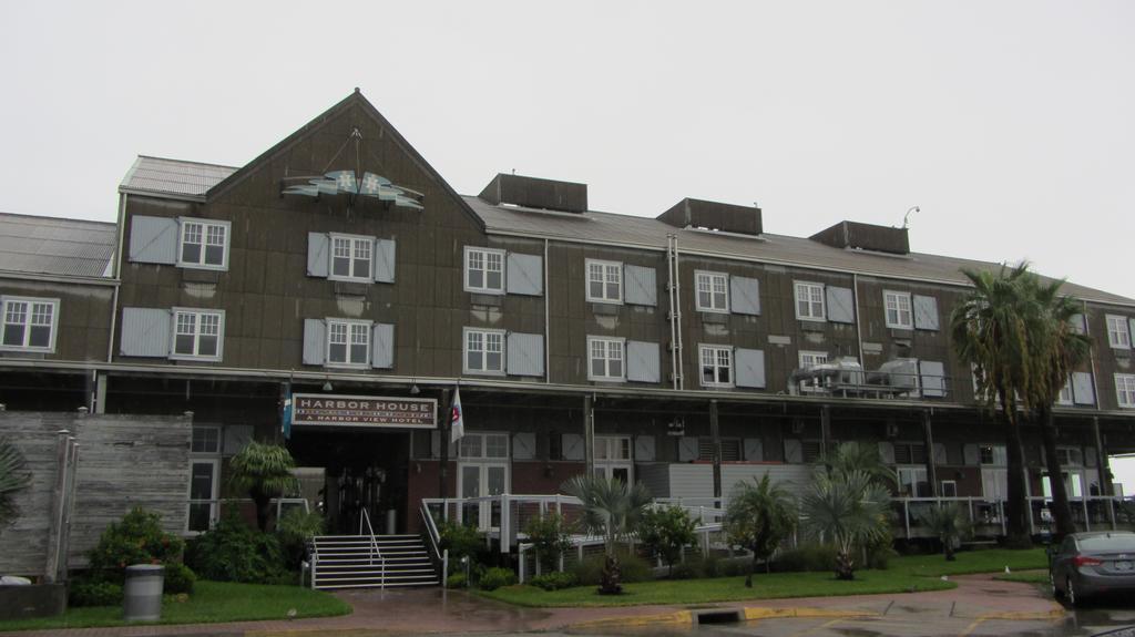 Harbor House Hotel And Marina Galveston Exterior foto